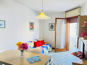 Leilighet, 1 soverom, balkong, havutsikt | Oppholdsrom