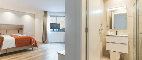 1 室のベッドルーム、アイロン / アイロン台、WiFi (無料)、ベッドシーツ