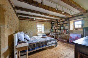 Traditional Double or Twin Room, Ensuite, Courtyard View