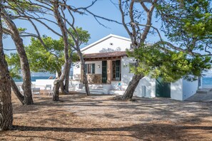 Exterior - Villa 'Punta Marina' with sea views, private terrace and Wi-Fi (Illes Balears)