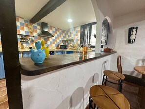 Bar (on property) - Rural Accommodation La Tinaja de Moriscote. (Moriscote)