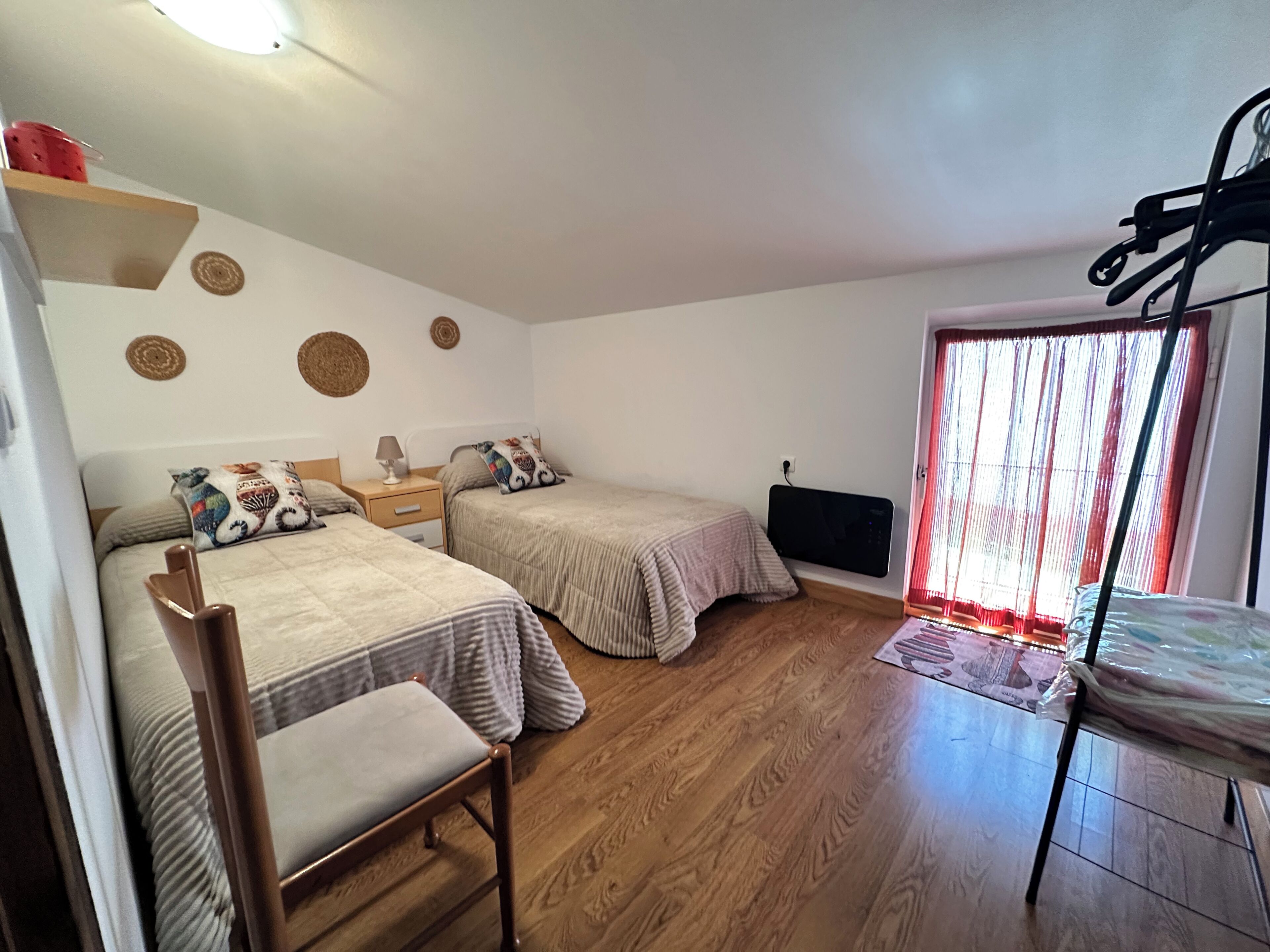 4 bedrooms, WiFi, bed sheets