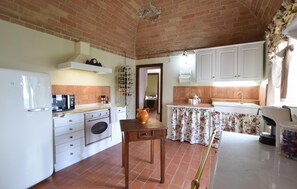 Fridge, oven
