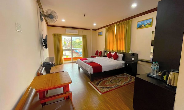 Chambre Deluxe Double ou avec lits jumeaux, balcon, vue ville