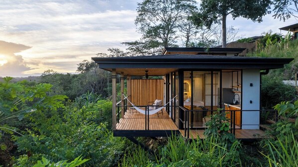 Property grounds - Chic 1BR Escape Breathtaking Balcony Views (Puntarenas)