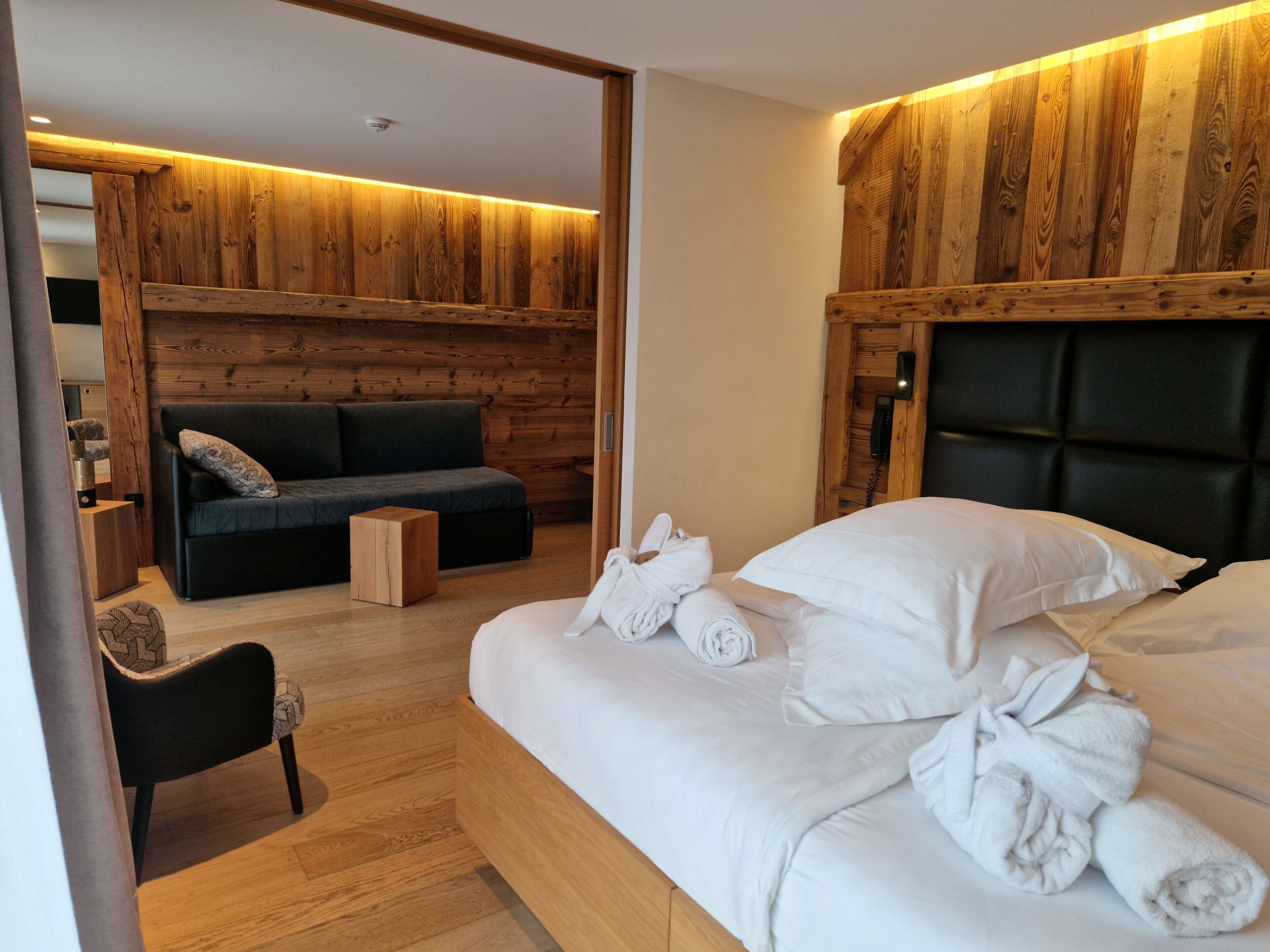 Junior Studio, Balcony | Premium bedding, in-room safe, blackout drapes, soundproofing