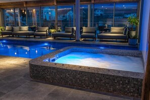 Indoor pool, open 8:00 AM to 11:00 AM, pool loungers - Hôtel Interlaken Lounge Bar & SPA (Xonrupt-Longemer)