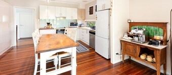 Central Torquay Treasure Close To Beach