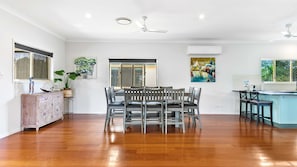 Dining - Coastal Bliss - 6 Beds Holiday House (Burrum Heads)