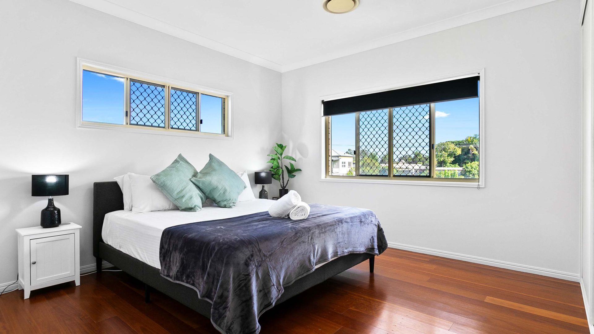 6 bedrooms, iron/ironing board, WiFi