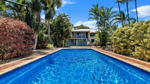 Pool - Large Waterfront Home With Pool (Urangan)