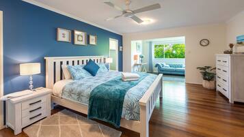 4 bedrooms, iron/ironing board