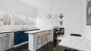 Interior - Welcome to Retro on walker (Maryborough)