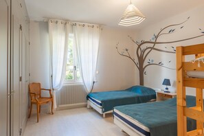 3 bedrooms, iron/ironing board, WiFi