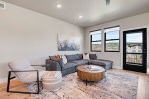 TV, fireplace - New Build Condo Across from Deer Valley East Resort with Balcony and Garage! (Heber City)