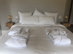 Decoración personalizada, muebles diferentes y wifi gratis