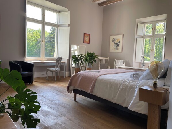 Deluxe Double Room, Private Bathroom | Individually decorated, individually furnished, free WiFi