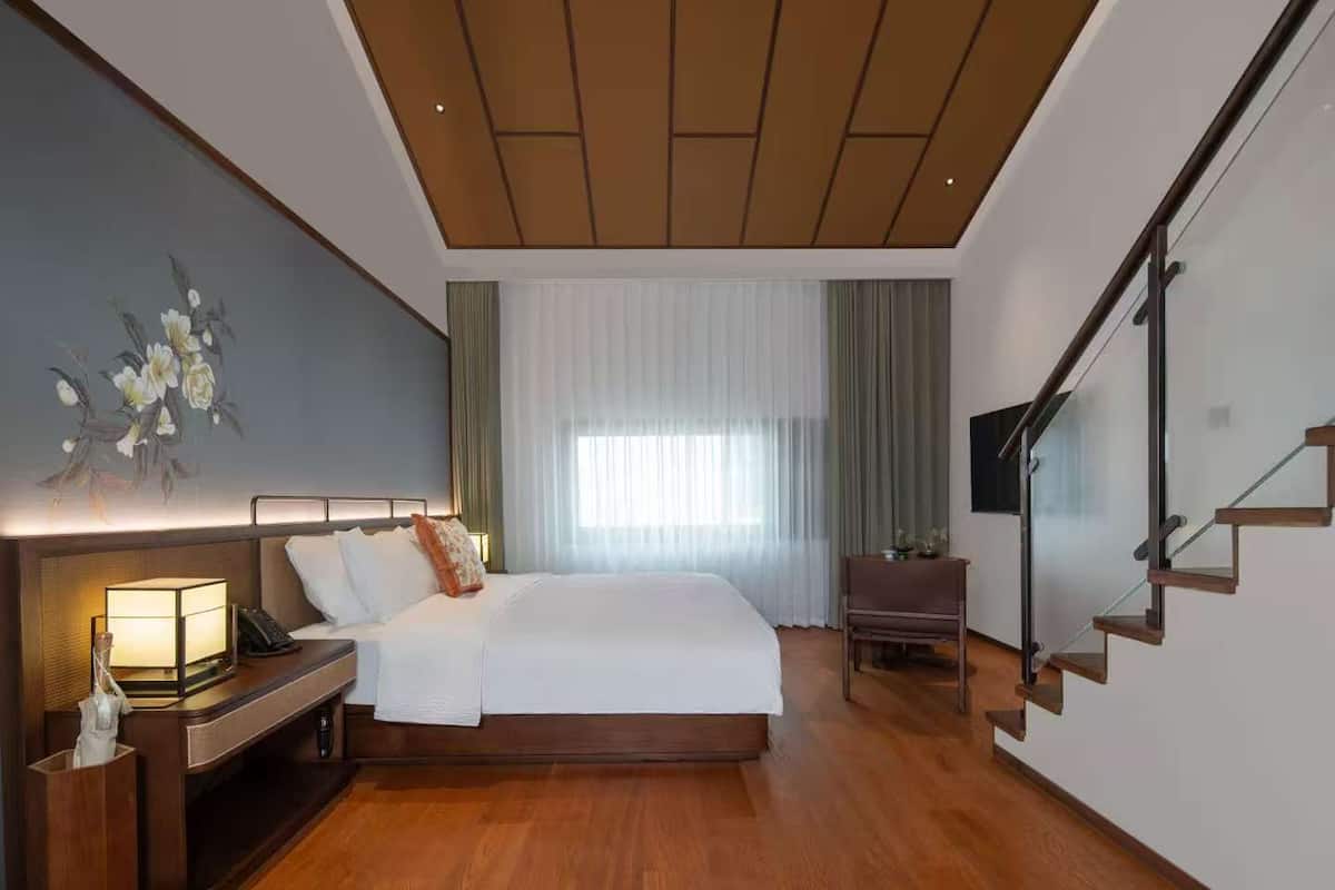 Premium bedding, down duvets, free minibar, individually decorated
