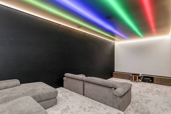 House, 3 Bedrooms, Private Pool | Interior - Nordic Retreat by the Water Hot Tubs & Northern Lights (Garðabær)