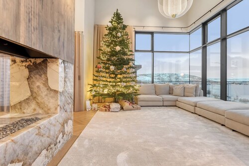 Nordic Retreat by the Water Hot Tubs &amp; Northern Lights