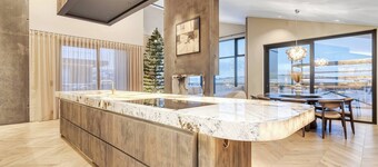 Glamorous & Stylish Getaway!