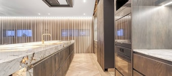 Glamorous & Stylish Getaway!