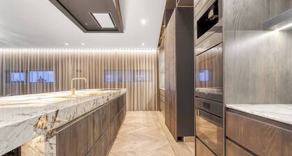Glamorous & Stylish Getaway!
