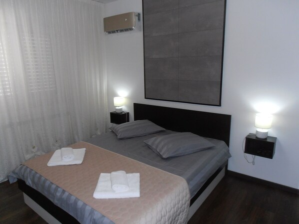 2 chambres, fer et planche à repasser, Wi-Fi, literie fournie