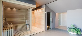 GC Luxury Apartments & Spa 'Suite' with Private Terrace, Wi-Fi and Air Conditioning