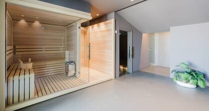 GC Luxury Apartments & Spa 'Suite' with Private Terrace, Wi-Fi and Air Conditioning