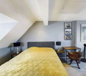 Superior Double Room, Patio | Iron/ironing board, WiFi (free) - Whole House with Garden (Brighton)