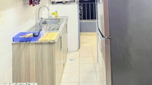 Apartemen, 2 kamar tidur, Boleh Merokok, balkon | Dapur pribadi