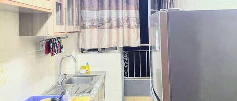 Apartment, 1 Bedroom, Smoking, Balcony | Private kitchen