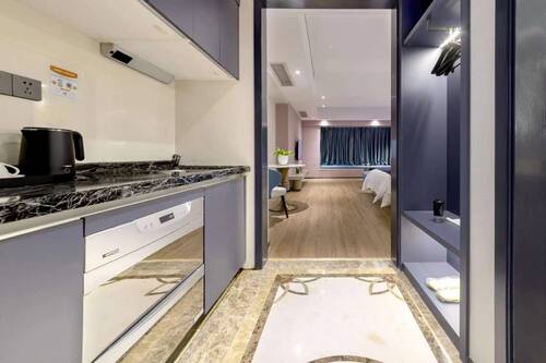 Standard Twin Room, City View | Private kitchenette