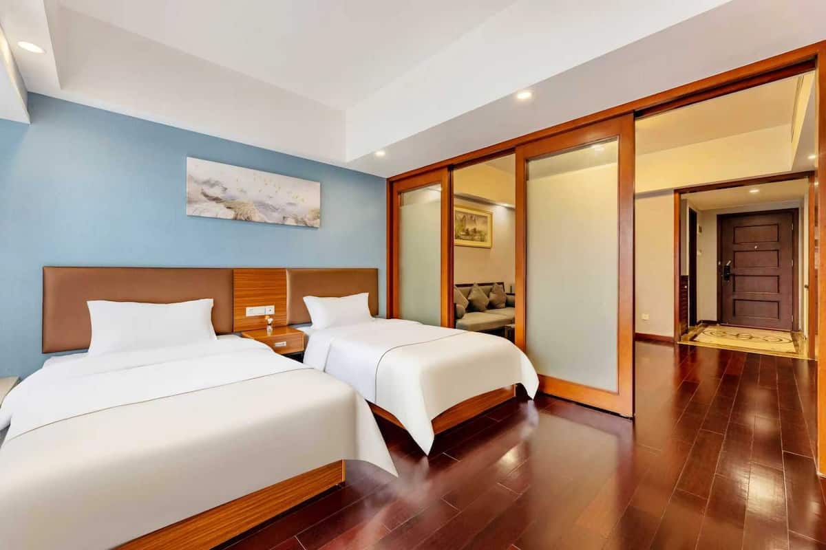 Comfort Twin Room, City View | Desk, laptop workspace, blackout drapes, soundproofing
