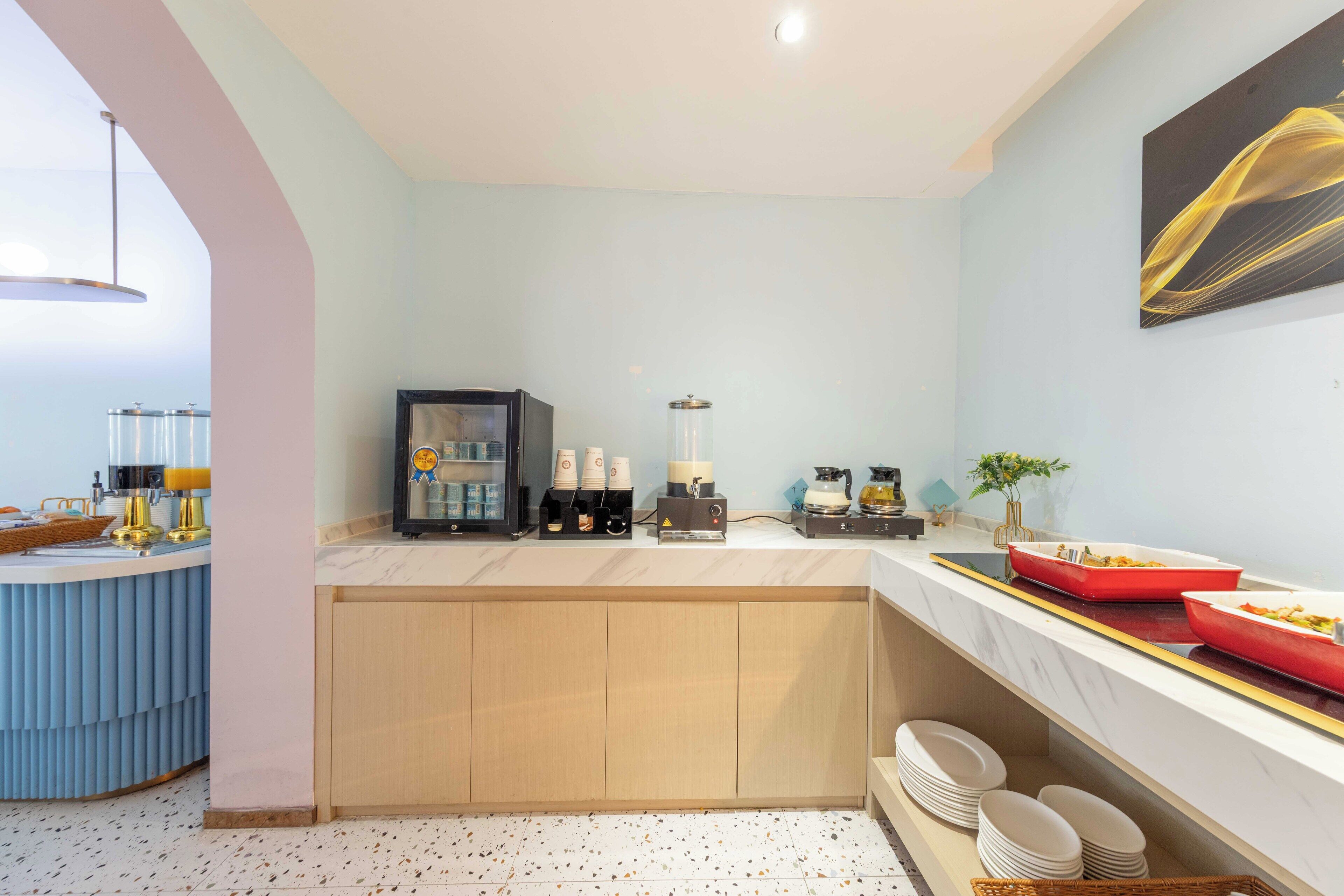 包含每日自助早餐