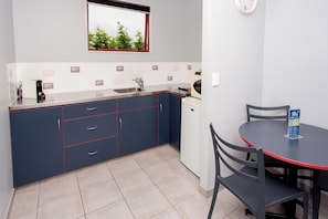 Studio Motel | Private kitchenette