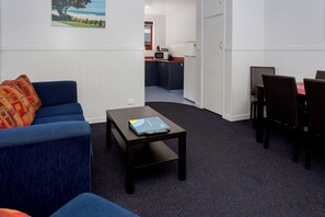 Two Bedroom Motel | Área de estar