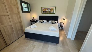 2 chambres, fer et planche à repasser, Wi-Fi, draps fournis