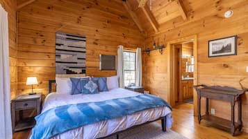 3 bedrooms, desk, WiFi