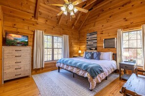 3 bedrooms, desk, WiFi