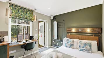 1 bedroom, desk, iron/ironing board, free WiFi