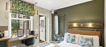 Private Ensuite Annex | Walk to Norwich Station | Long Stays Welcome