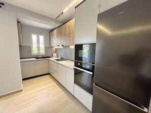 Comfort-Apartment, Balkon, Stadtblick | Eigene Küche