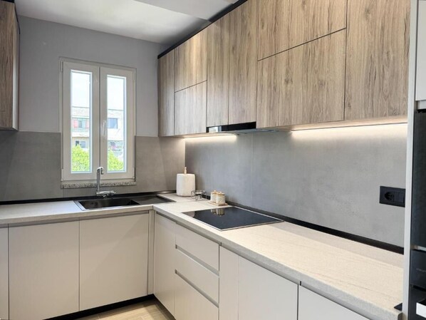 Comfort-lejlighed - balkon - byudsigt | Privat køkken