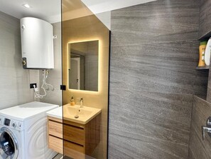 Comfort Apartment, Balcony, City View | Bathroom | Slippers - Shkodra Modern Apartment (Shkodër)