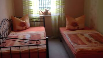 2 makuuhuonetta, Wi-Fi, vuodevaatteet