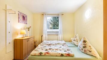 2 bedrooms, WiFi, bed sheets