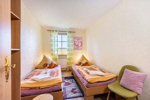 2 bedrooms, WiFi, bed sheets