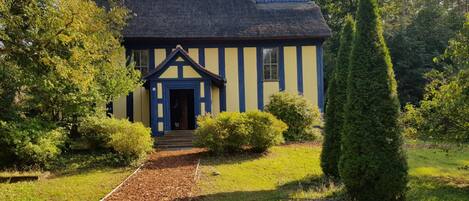 المنشأة من الخارج